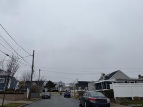 2 Quay Court, East Rockaway NY 11518