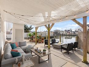 809 Canal Street, Lindenhurst NY 11757