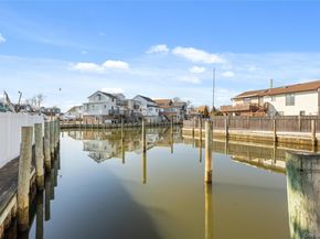 809 Canal Street, Lindenhurst NY 11757