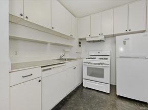 740 E Broadway 2J, Long Beach NY 11561