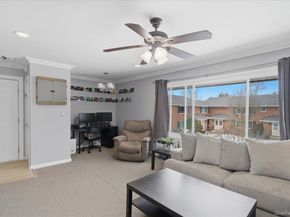 205 Edmunton Drive h18, North Babylon NY 11703