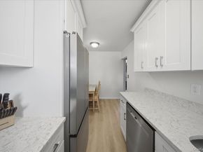 205 Edmunton Drive h18, North Babylon NY 11703