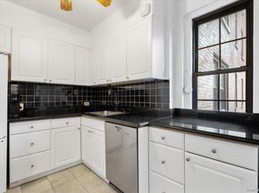 190 Garth Road 3R, Scarsdale NY 10583