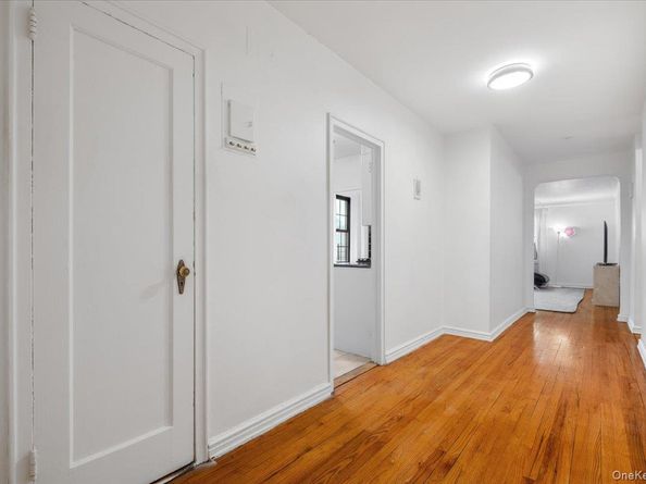 190 Garth Road 3R, Scarsdale NY 10583