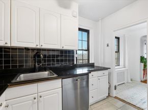 190 Garth Road 3R, Scarsdale NY 10583