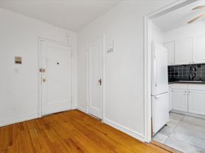 190 Garth Road 3R, Scarsdale NY 10583