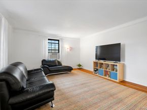 190 Garth Road 3R, Scarsdale NY 10583