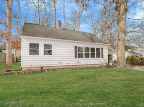 22 Overbrook Street, Riverhead NY 11901