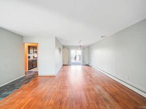 75 Oakcrest Avenue, Farmingville NY 11738