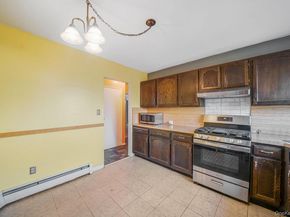 75 Oakcrest Avenue, Farmingville NY 11738