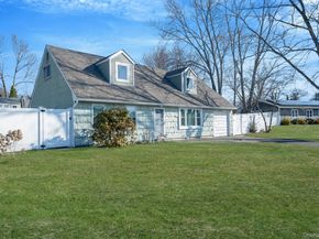 75 Oakcrest Avenue, Farmingville NY 11738
