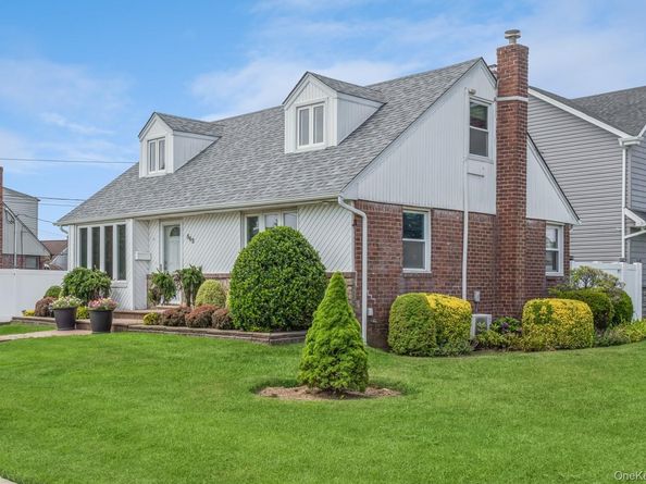 562 Bernice Road, Franklin Square NY 11010