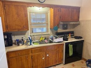 11 Purdy Court, Rockville Centre NY 11570