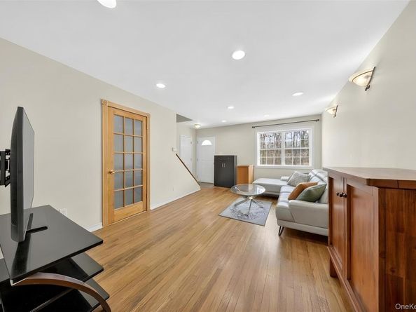 69-20 199th Street, Fresh Meadows NY 11365