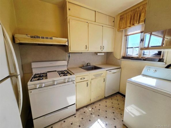 22305 Manor Road 226, Queens Village NY 11427