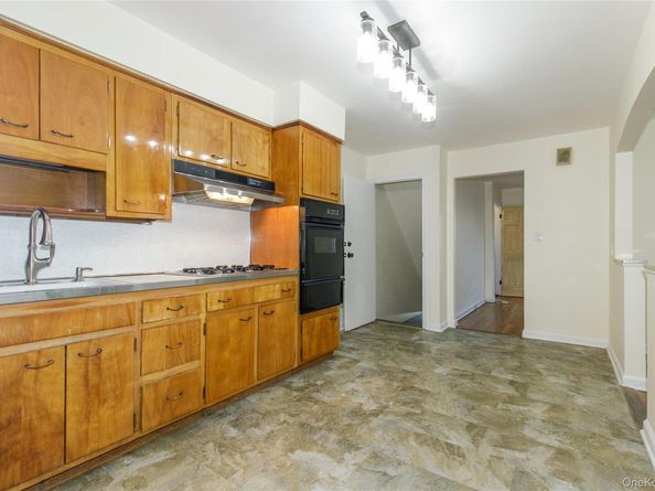 22114 Fairbury Avenue, Queens Village NY 11428