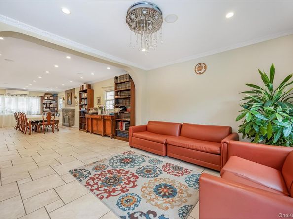 76-27 175 Street, Fresh Meadows NY 11366