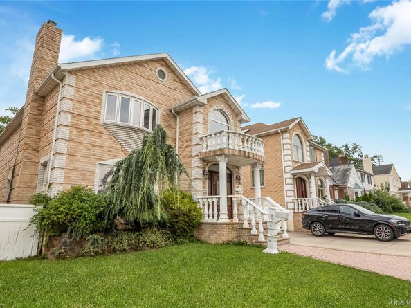 76-27 175 Street, Fresh Meadows NY 11366