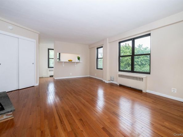 180 Pearsall Drive 6F, Mount Vernon NY 10552