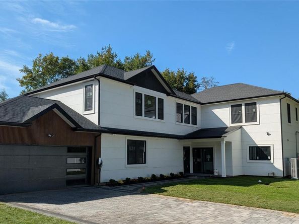 1130 Carlls Straight Path, Dix Hills NY 11746