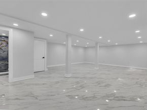 1130 Carlls Straight Path, Dix Hills NY 11746