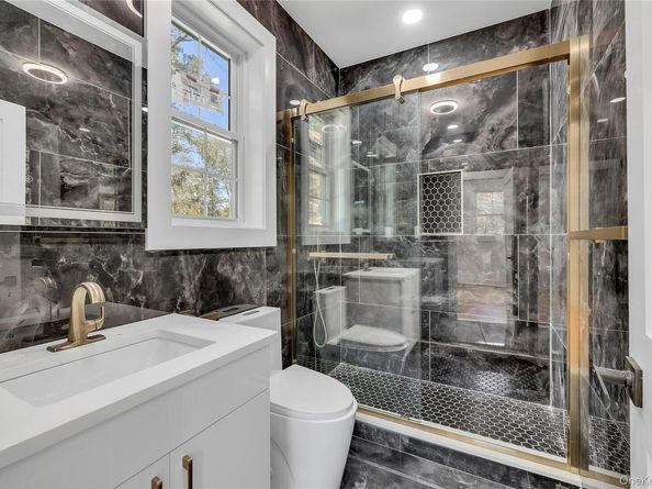 1130 Carlls Straight Path, Dix Hills NY 11746