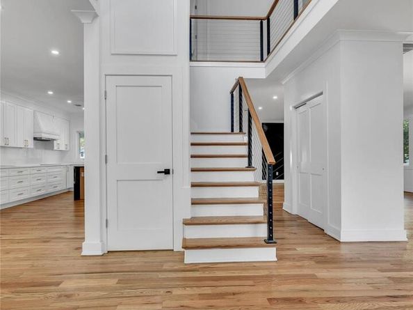 1130 Carlls Straight Path, Dix Hills NY 11746