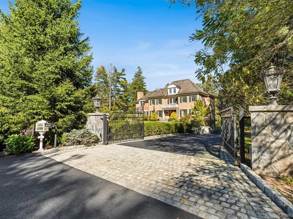 2 Heathcote Drive, Chappaqua NY 10549