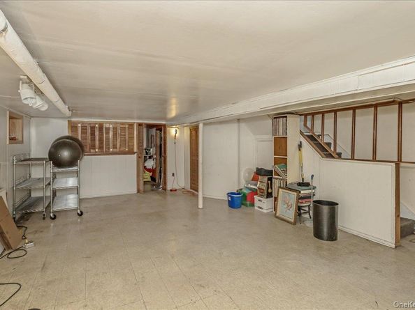 90 Jackson Road, Valley Stream NY 11581