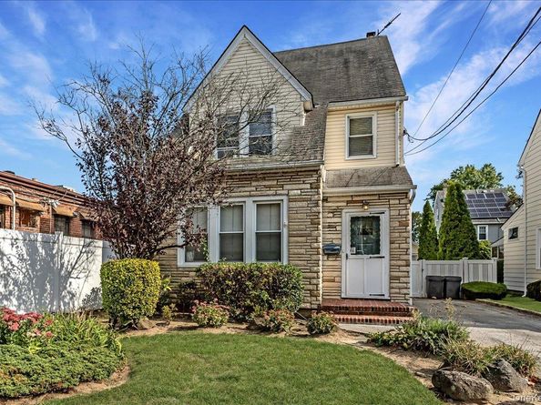 90 Jackson Road, Valley Stream NY 11581