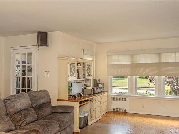 90 Jackson Road, Valley Stream NY 11581