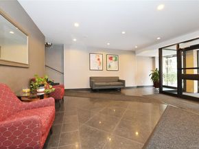6 Birchwood Court 4N, Mineola NY 11501