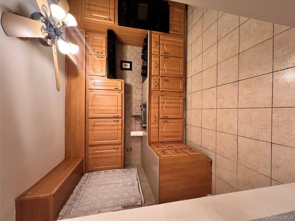 1047 E 217th Street, Bronx NY 10469