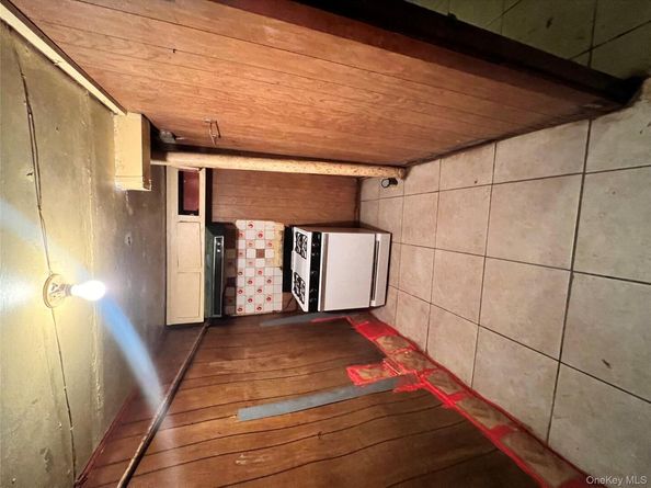 1047 E 217th Street, Bronx NY 10469