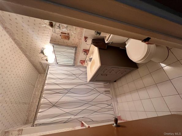 1047 E 217th Street, Bronx NY 10469