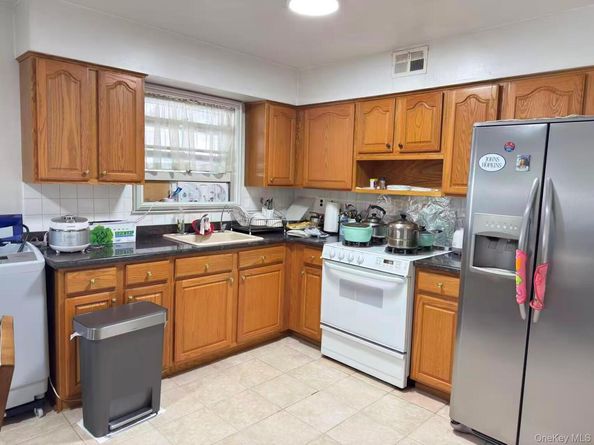 62-01 Douglaston Parkway 1, Little Neck NY 11362