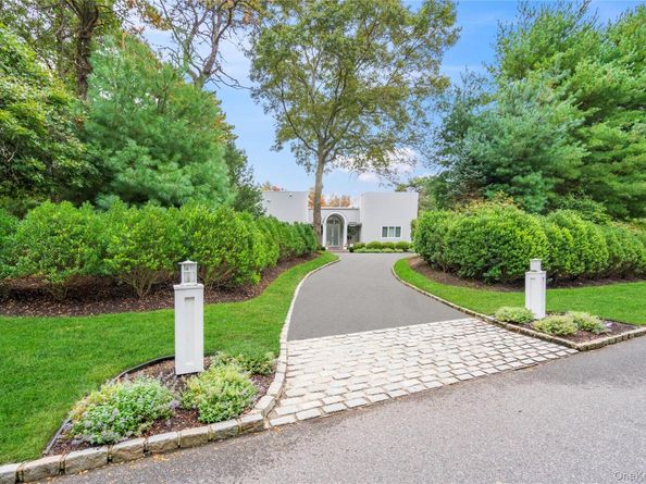 9 Peacock Path, East Quogue NY 11942