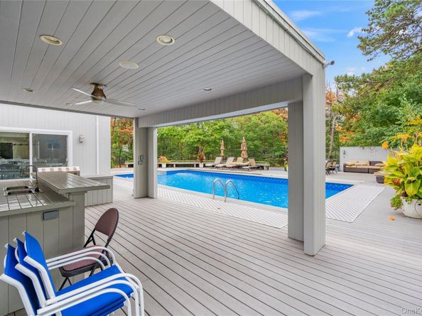 9 Peacock Path, East Quogue NY 11942