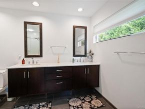 9 Peacock Path, East Quogue NY 11942