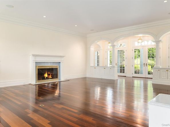 63 Premium Point, New Rochelle NY 10801