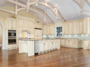 63 Premium Point, New Rochelle NY 10801