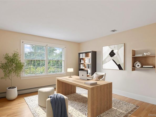 10 Rolling Meadow Lane, Northport NY 11768