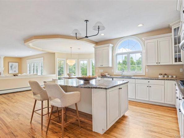 10 Rolling Meadow Lane, Northport NY 11768
