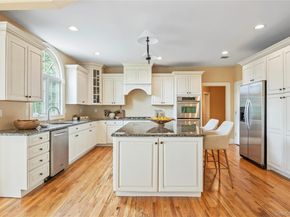 10 Rolling Meadow Lane, Northport NY 11768