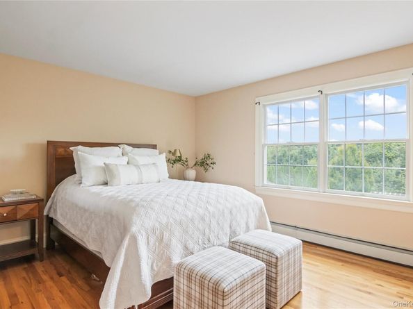 10 Rolling Meadow Lane, Northport NY 11768