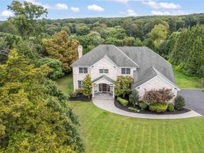 10 Rolling Meadow Lane, Northport NY 11768