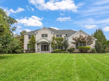 10 Rolling Meadow Lane