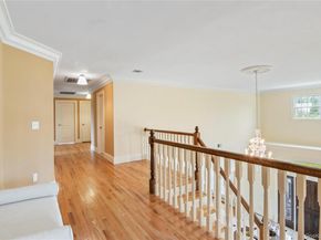 10 Rolling Meadow Lane, Northport NY 11768