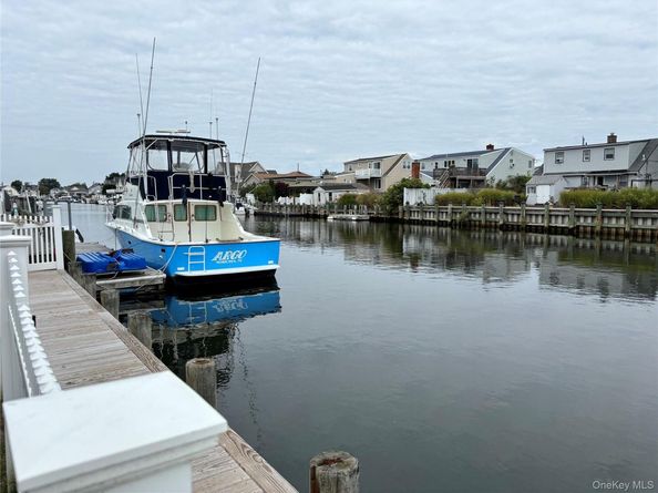 65 Jefferson Place, Massapequa NY 11758