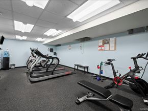 1815 Palmer Avenue 2V, Larchmont NY 10538